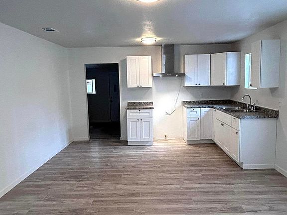 4th image of 1008 N Missouri Ave