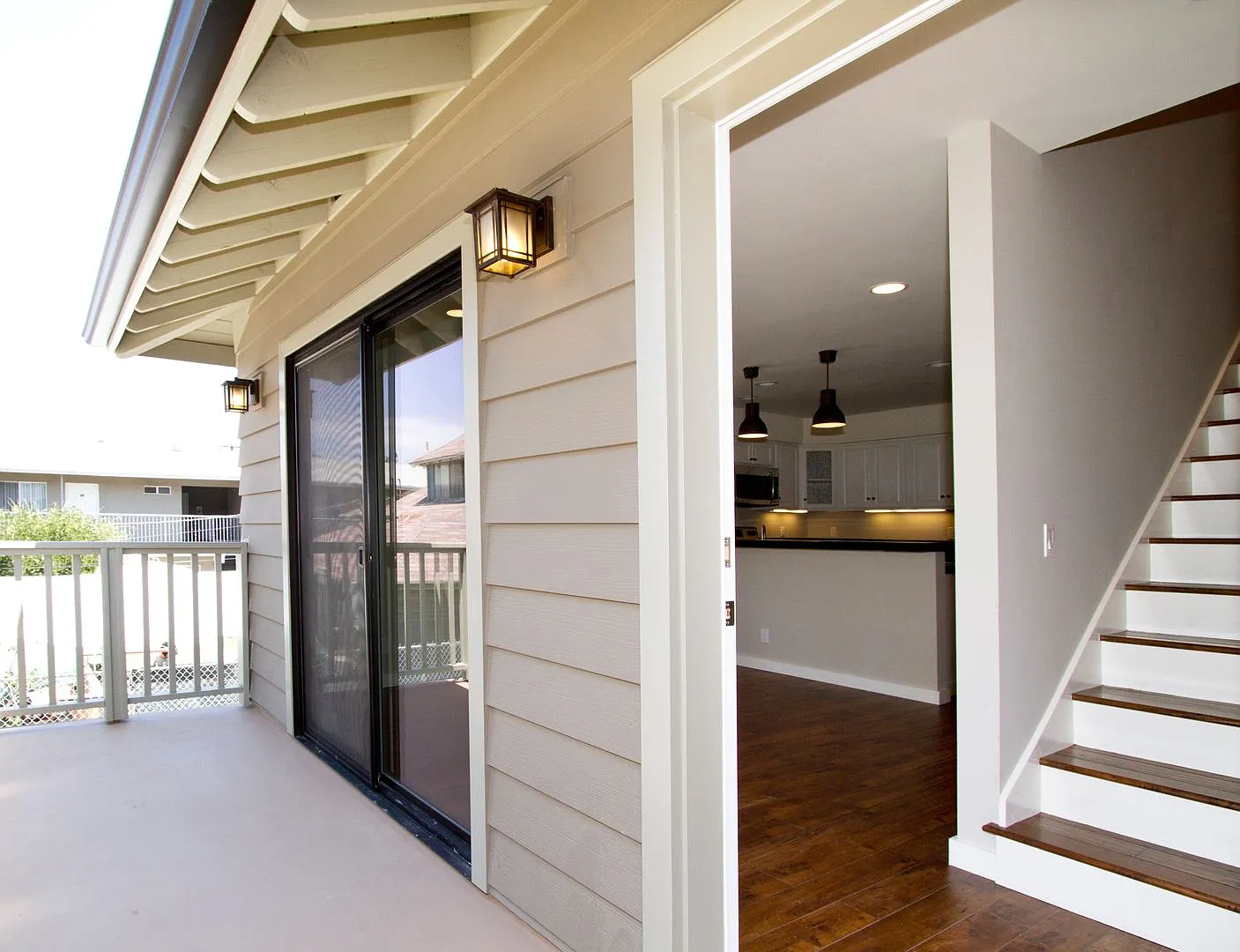 Ideal Off-Campus Housing for USC Students at 1162 W 29th Street — Photo 3