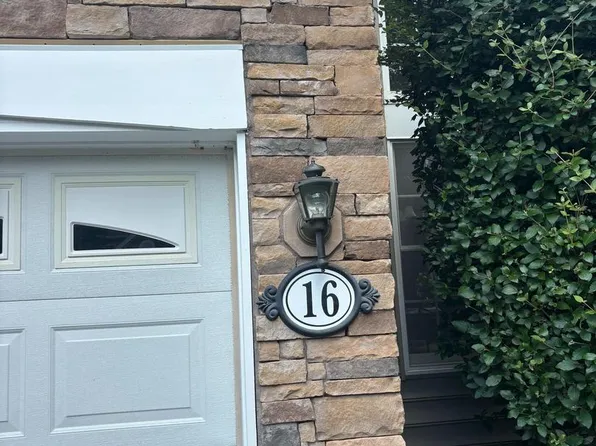 16 Sloan Rd, West Chester, PA 19382