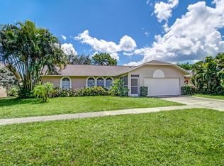 3250 Valencia Dr, Naples, FL 34120