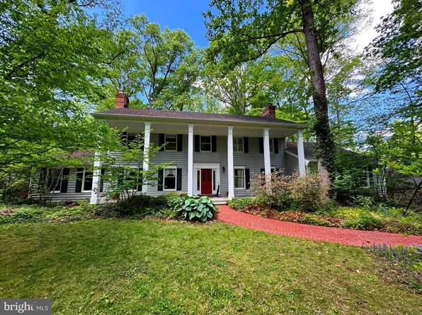 9204 Falls Bridge Ln, Rockville, MD 20854