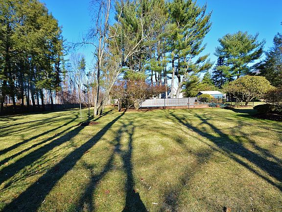 Gorgeous, level yard