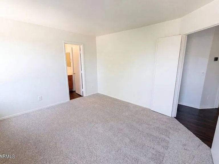 13976 W Port Royale Ln — Photo 7
