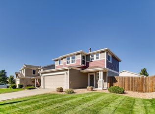 832 Willow Dr, Lochbuie, CO 80603