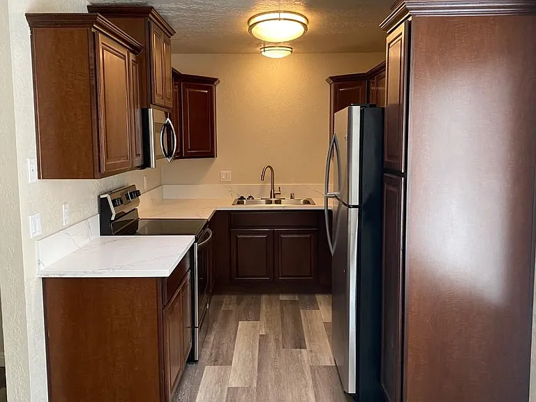 La Mesita Apartments — Photo 11