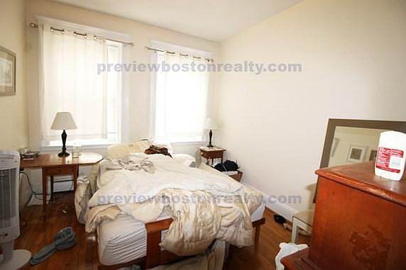 2nd image of 1842 Commonwealth Ave #63