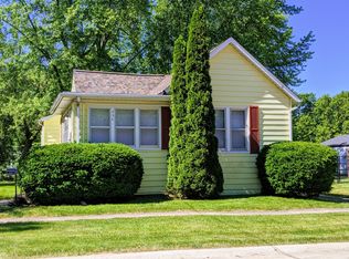 736 E Garden St, Dekalb, IL 60115