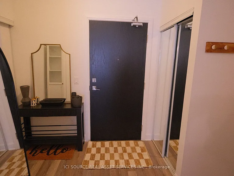 50 Lakebreeze Dr #421 — Photo 15
