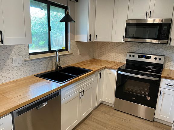 4th image of 2110 Maddox Ct