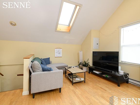 2nd image of 340 Norfolk St #3