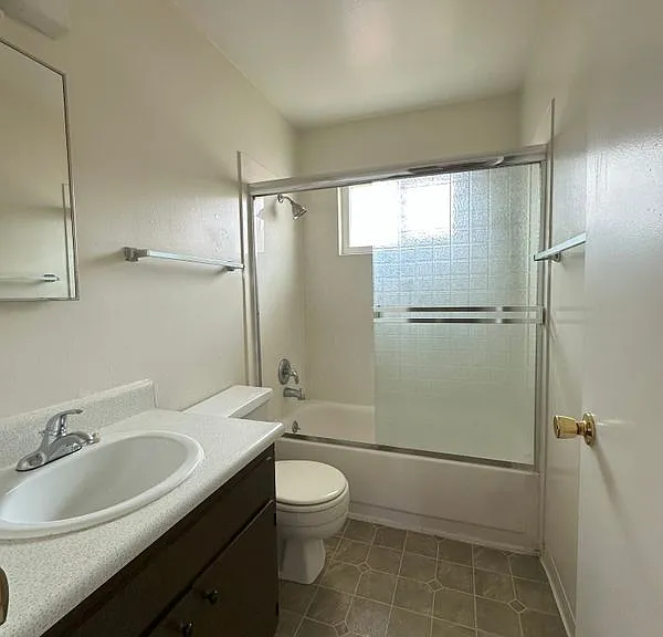 647 Military E — Photo 7