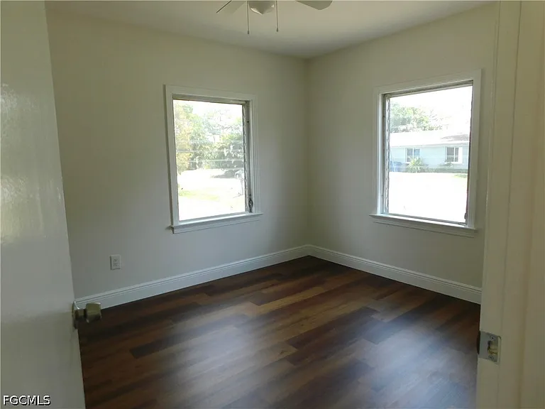 287 Poe Ave — Photo 9