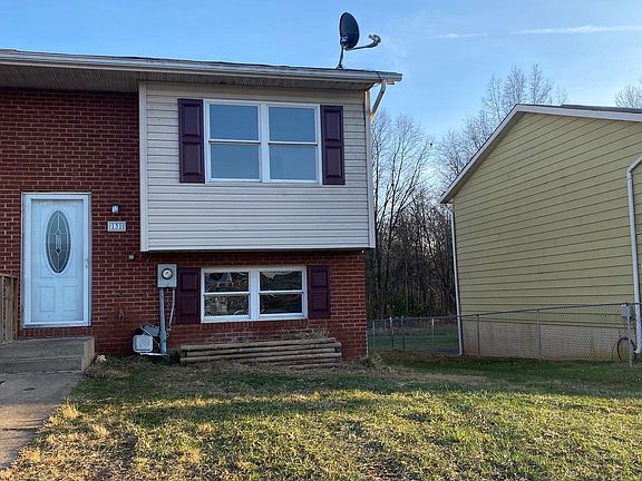 3rd image of 131 Carnival Dr