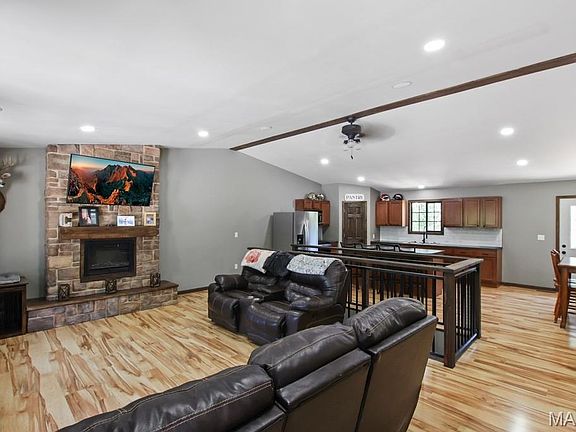 4th image of 1557 Villa Vista Dr
