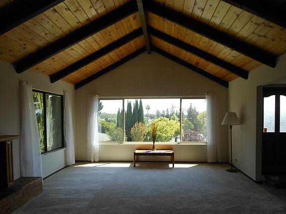 Vaulted ceilings in Living Room
