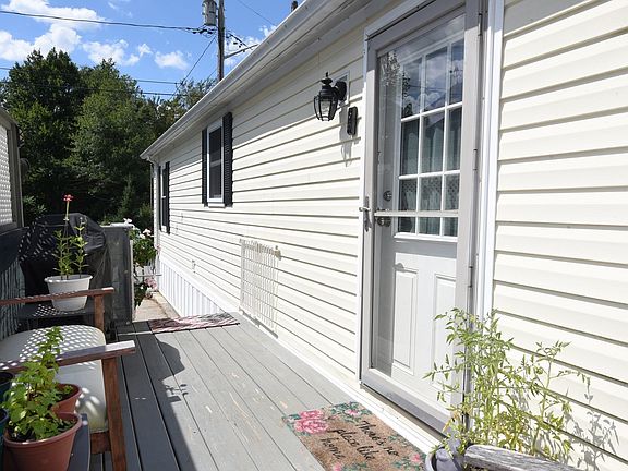 2nd image of 60 Fairview St