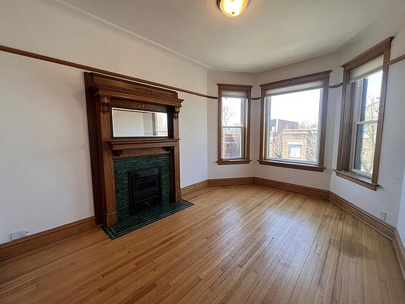 5th image of 3841 N Lakewood Ave #3