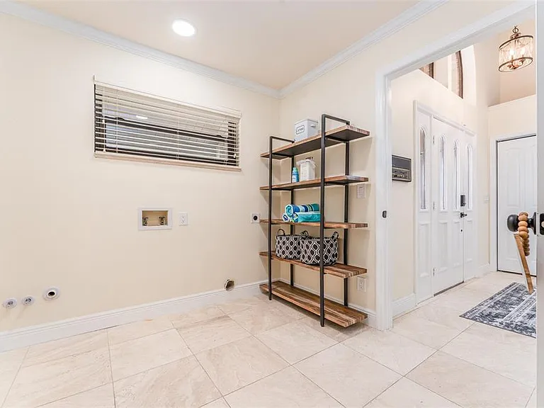 6151 Silver Oaks Dr — Photo 44