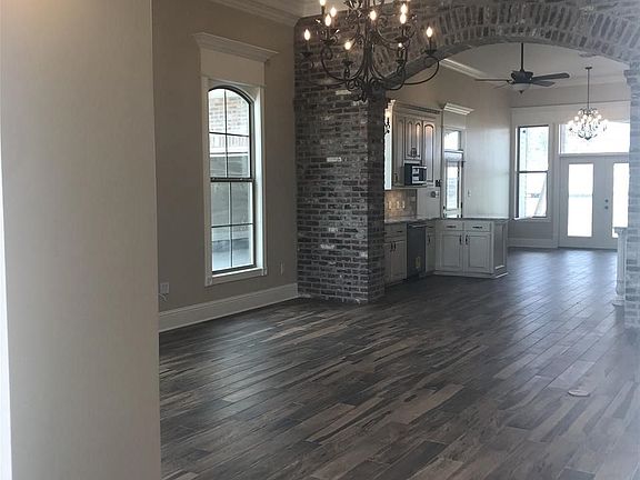 3rd image of 167 Godchaux Dr