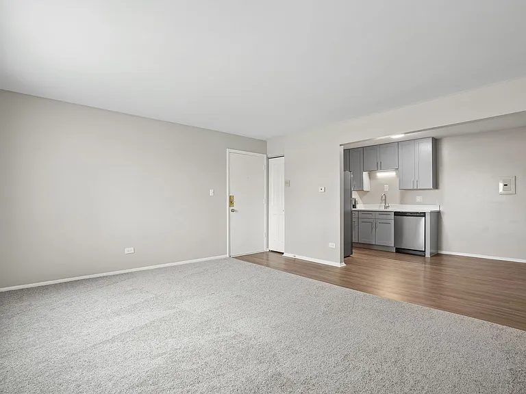 Hoffman Hills Apartments — Photo 12