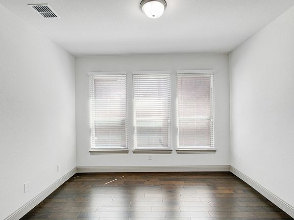 5th image of 16465 Sedgemoor Dr