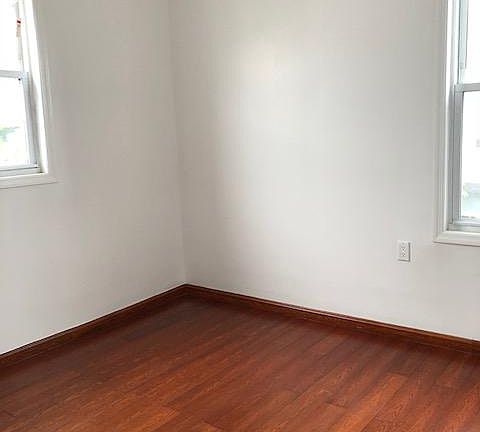 4th image of 65 Cottage St #2