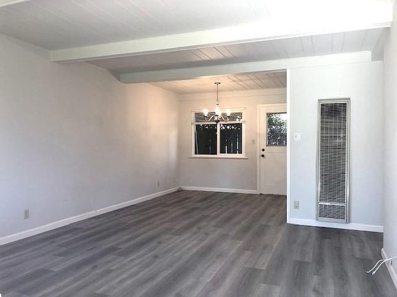 4th image of 980 Alice Ln #2