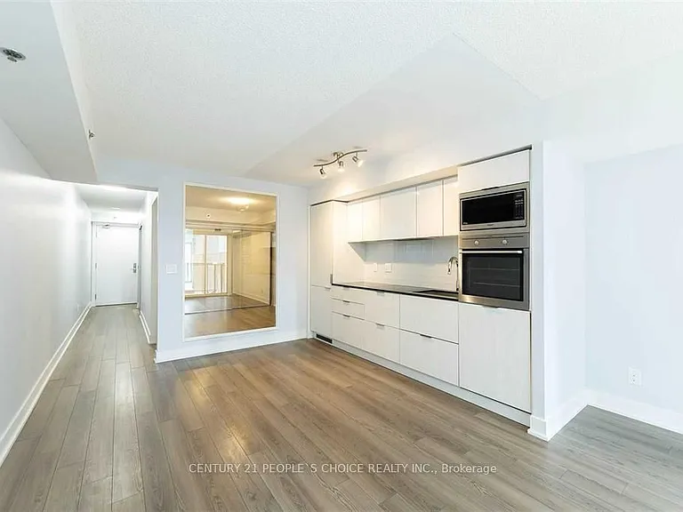 318 Richmond St W #715 — Photo 4