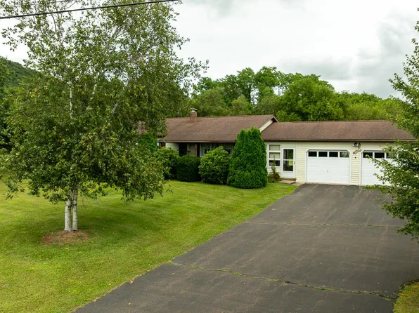 25 Mill Rd, Berwick, PA 18603