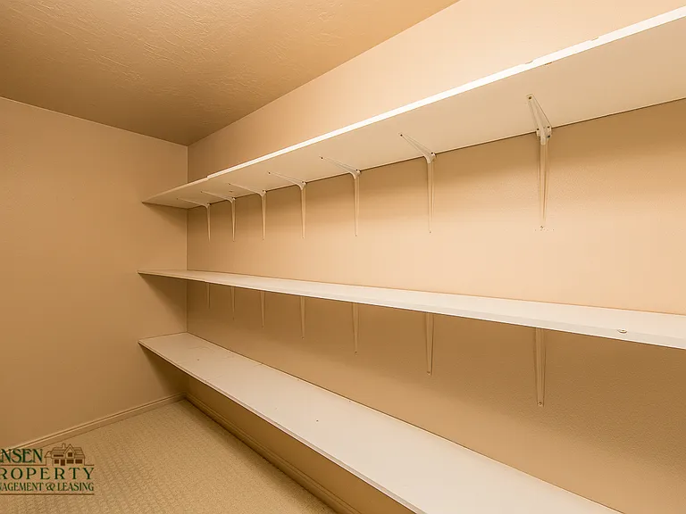 153 N Turnbury Ln — Photo 24