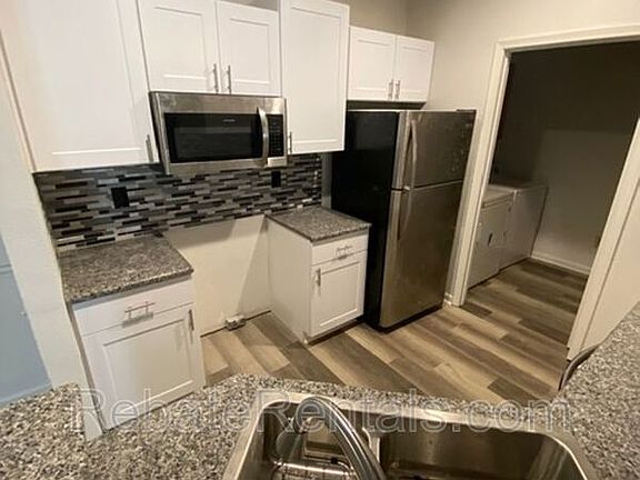 5th image of 10000 Gate Pkwy #316