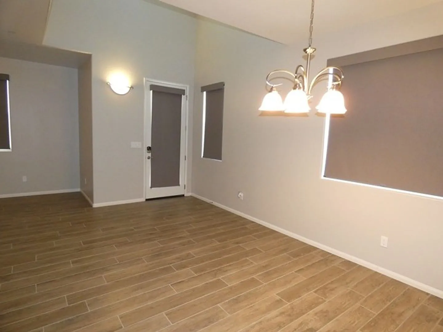 Beautiful Newer 3 Bedroom Home! Great Location! — Photo 3