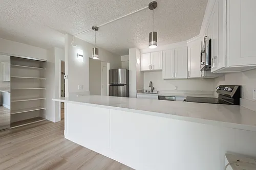 325 Rowland Boulevard Photo 1