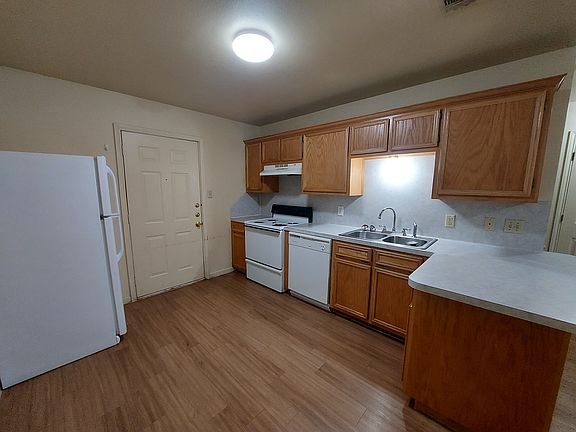 4th image of 406 Avenue S #A