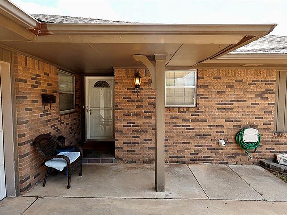 2nd image of 7613 NW 28th St