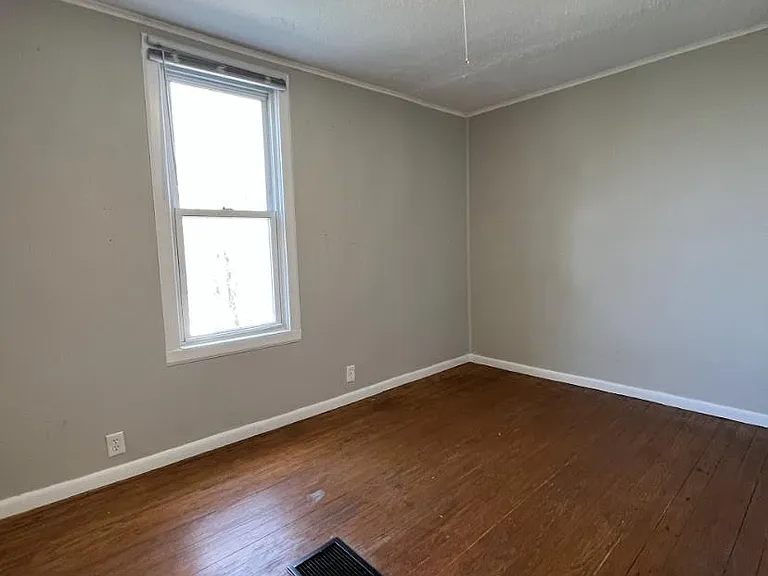 1011 E Breckinridge St — Photo 5