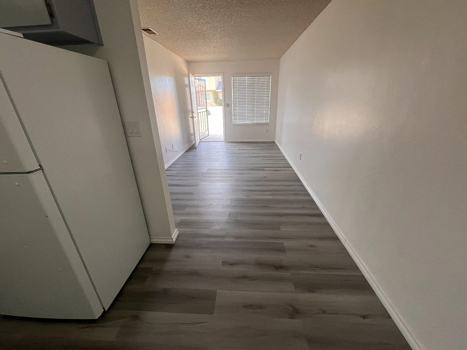 9717 N Loop Blvd — Photo 3