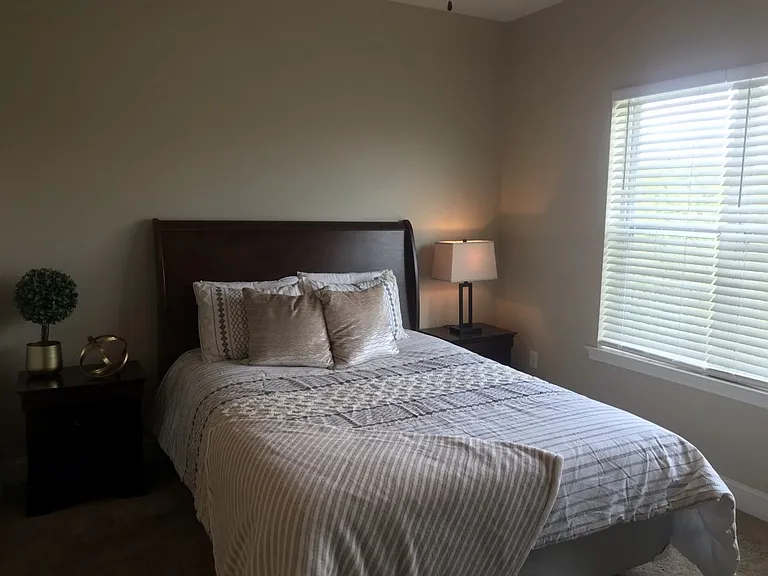 Eagle View Luxury Apartments — Photo 212