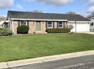 W173N8479 Westbridge Ave, Menomonee Falls, WI 53051