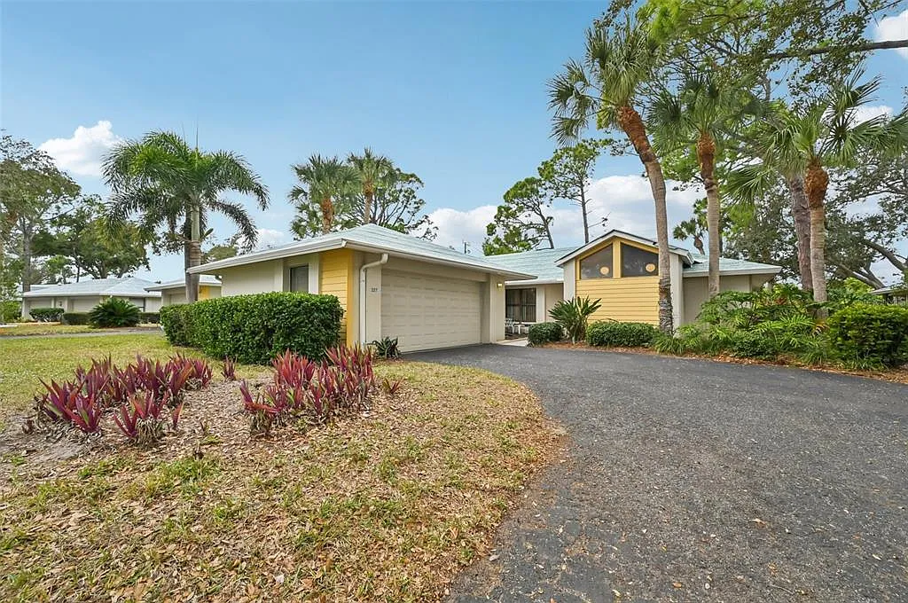 Building Photo - 227 Southampton Dr #289