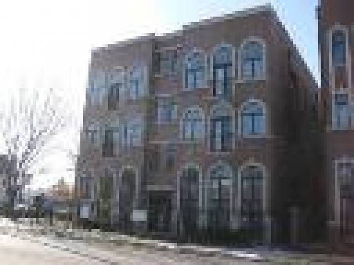 1st image of 3234 N California Ave APT 1S