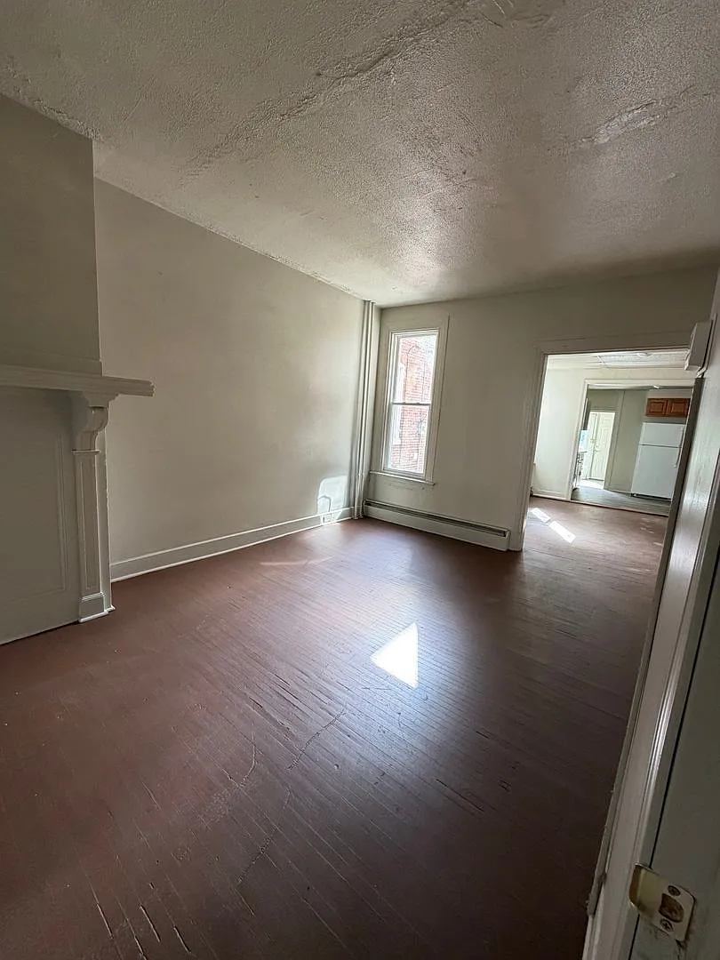 Student Housing -- 6 Bedroom Townhome by York College — Photo 4