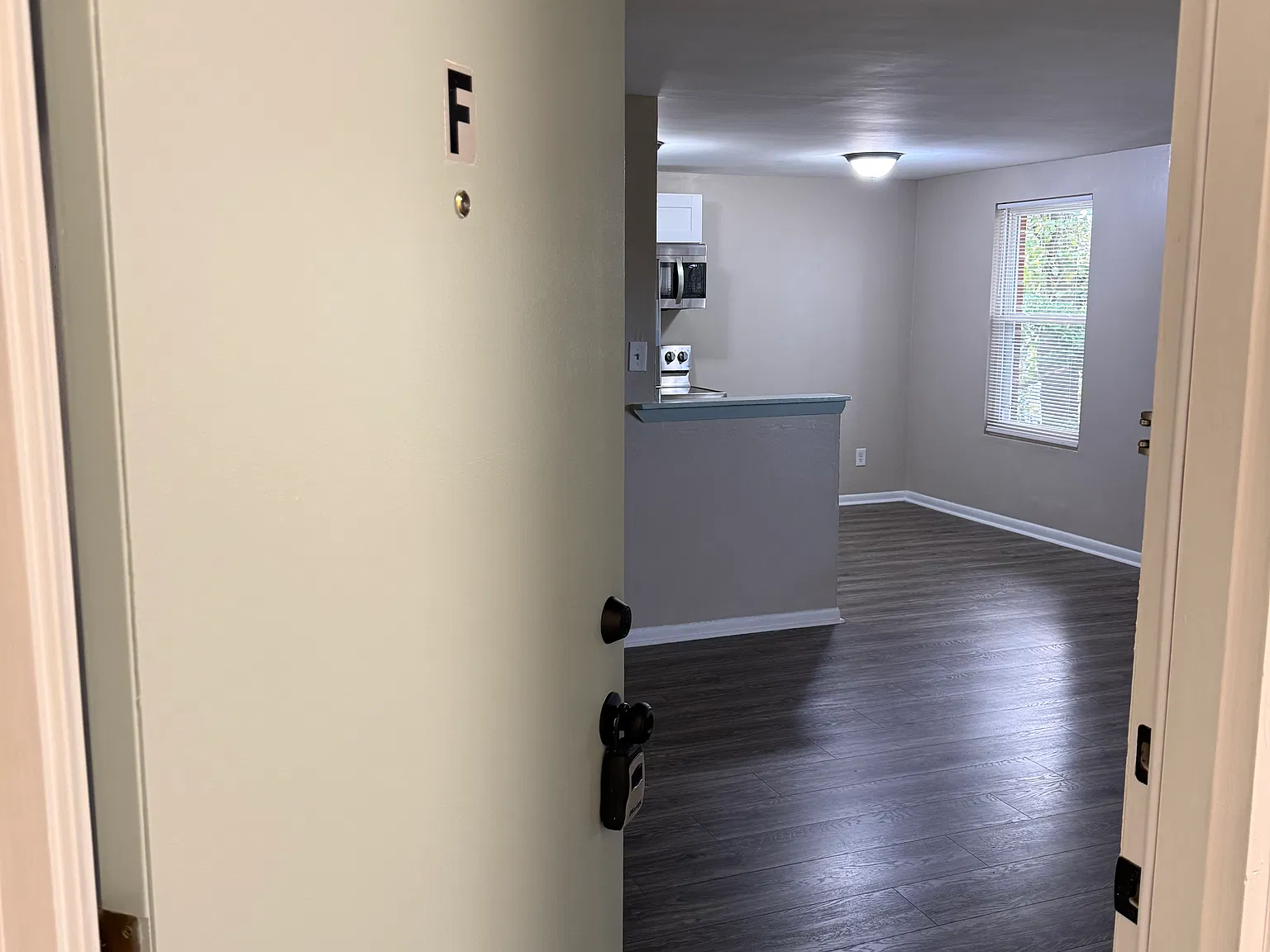 1221 Hillside Ave — Photo 3