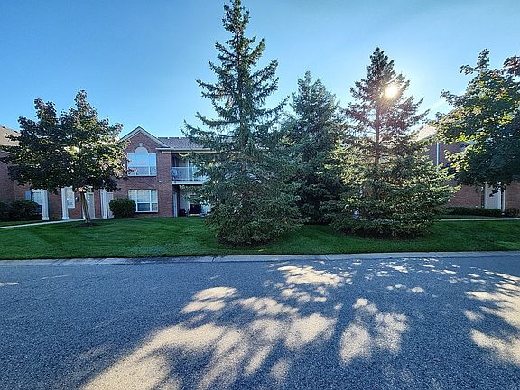 3rd image of 8104 Chesapeake Cir #87
