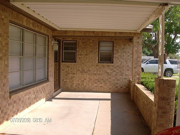 4th image of 604 NW 12th Pl