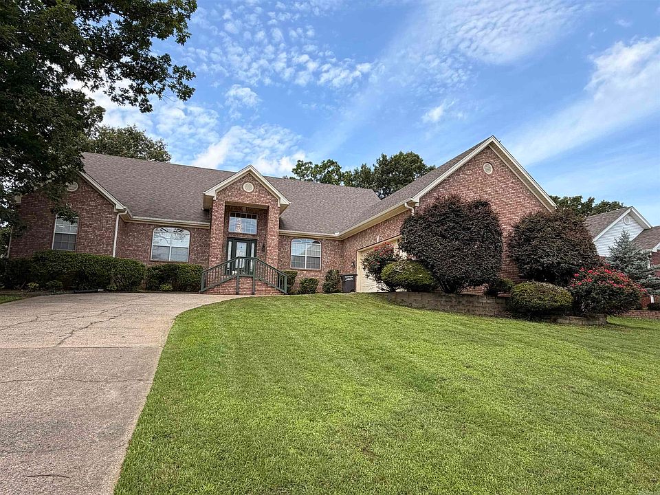 1st image of 7 Westpointe Dr
