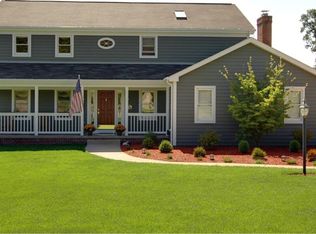 305 Winter Run Ln, Mars, PA 16046