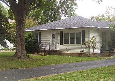 1st image of 1713 Maple Ave
