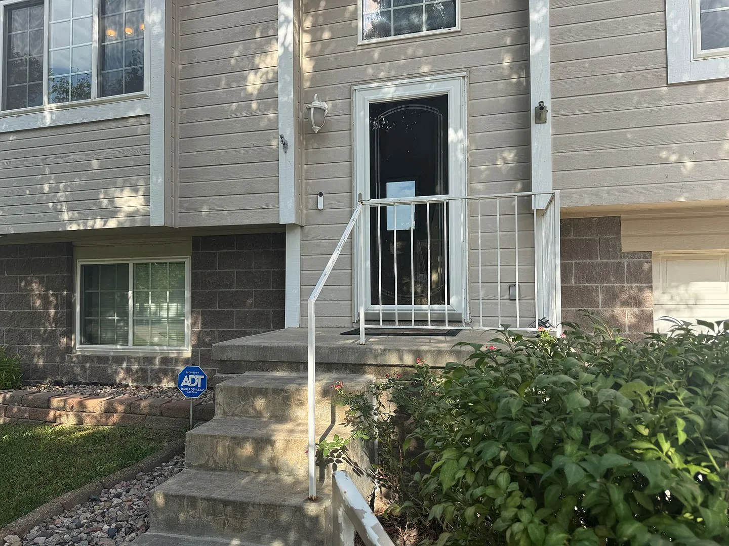 Private Rental with Elkhorn Schools, Walkout Basement & No Backyard Neighbors! — Photo 3