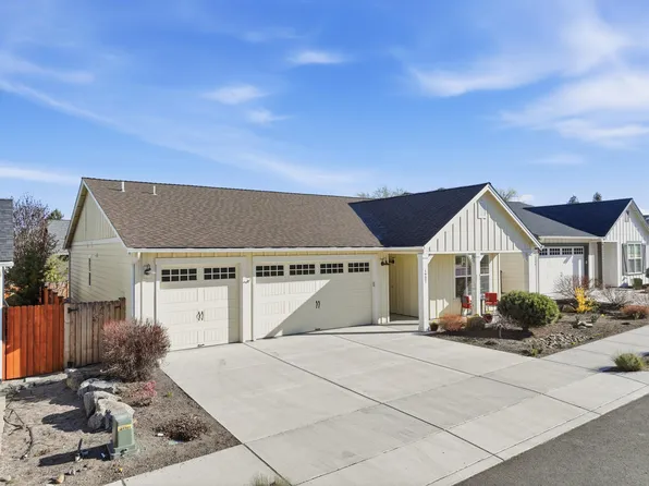 1227 NE Hoover Loop, Bend, OR 97701